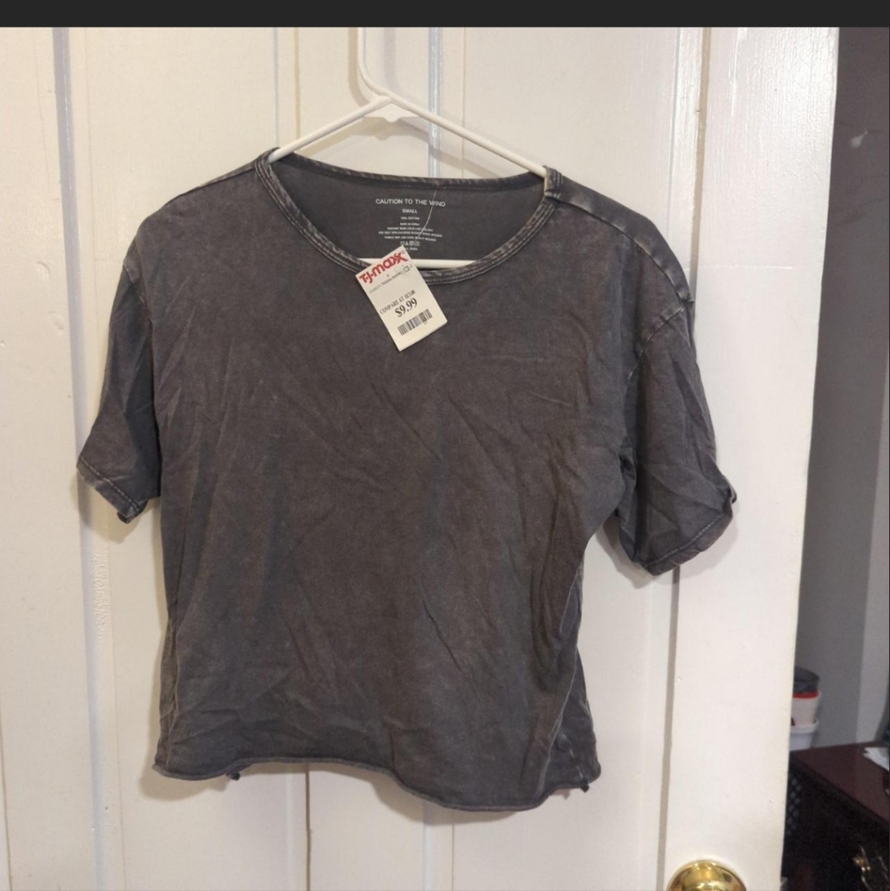 NWT Grey Cropped T Shirt